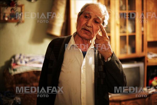 ROMII DEPORTATI - SUPRAVIETUITORII de Ana Dumitrescu In 1942, in timpul celui de Al Doilea Razboi Mondial, Antonescu a luat hotararea sa deporteze o mare parte... Foto: Ana Dumitrescu.