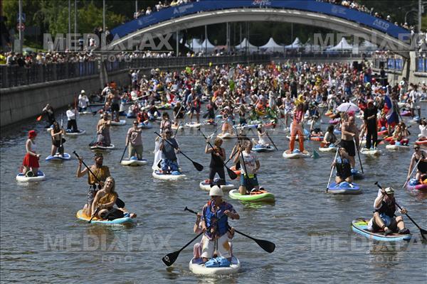 People take part in the annual Yauzafest paddleboarding festival in Moscow, Russia on August 9, 2026. Photo by Alexander Zemlianichenko Jr/Xinhua/ABACAPRESS.COM Foto: ABACAPRESS/Hepta.